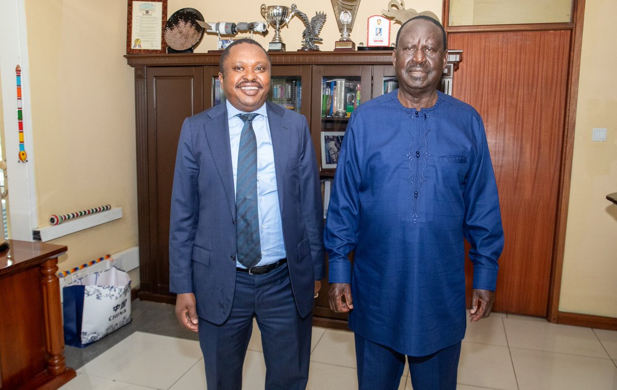 RailaOdinga's tweet photo. I had the pleasure to meet and discuss investment readiness and climate in the country with the  Permanent Secretary State Department of Investment Promotions Mr Abubakar Hassan Abubakar and Chairman Special Economic Zones. Thank you for stopping by. https://t.co/NLemN1NTB9