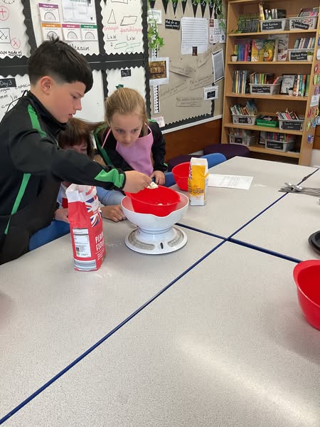 The cooking has continued this week with our Main and Desert teams making tacos and brownies! Delish - lots of 10/10 ratings!