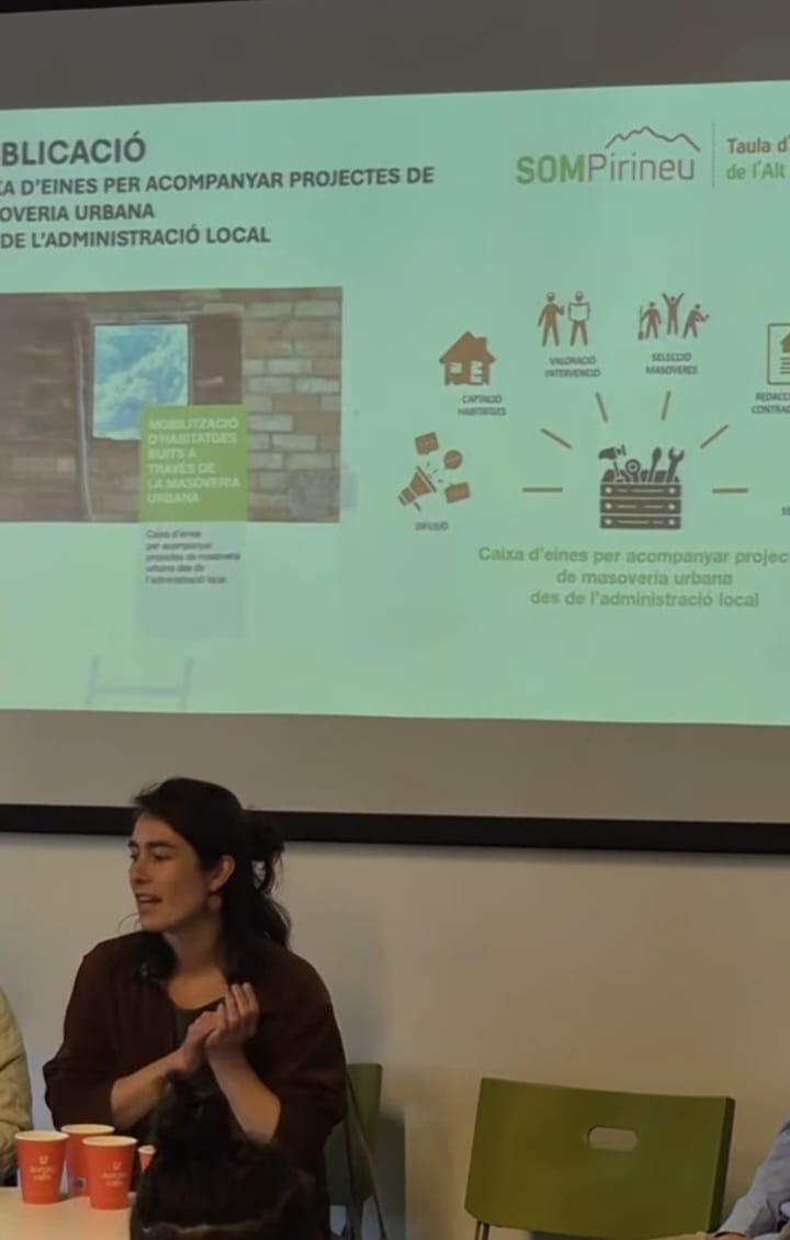 SOMPirineu's tweet photo. Ahir vam ser a Tàrrega a la presentació de la Guia d’habitatges buits als municipis rurals i de muntanya 🏡⛰️

Treballem per l’habitatge digne al món rural! 🙌🏽

@celobert_coop
@arcaruralcat @cc_urgell
@ajvilada
@arqbag
@AteneusCoopCat
@PonentCoopera
@AteneuCoop_APA
@montanyanes https://t.co/PP4U8rLxwH
