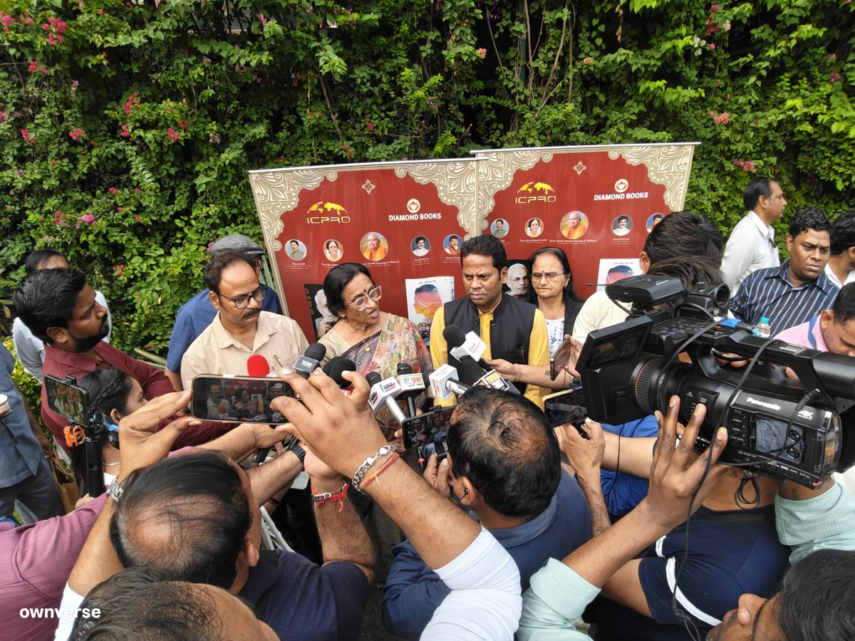 icprdindia's tweet photo. Media frenzy at the Constitution Club of India!  Engaging discussions on #ModiKiVideshNeeti and #MahilaSashaktikaran by Kr. Rajiv Ranjan Singh, hosted by ICPRD. A day of insightful policy discourse in New Delhi!  #Paricharcha #BookDiscussion #ICPRD https://t.co/Qrf8NVi0FV