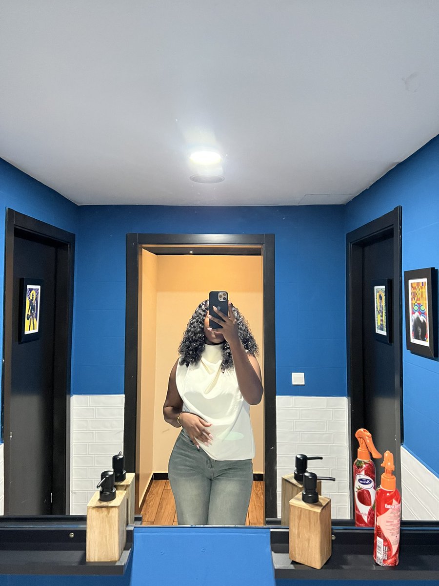 ama_nanie's tweet photo. Staring at me is the perfect way to start your morning 😂😂😂 https://t.co/a93t7V5K8e