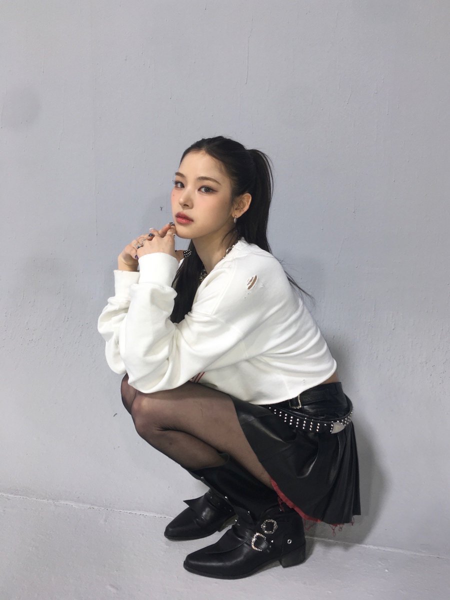 izna_offcl's tweet photo. [izME📮]

😈🖤

#izna #이즈나
#MAI #마이 https://t.co/rDeQFiDFph