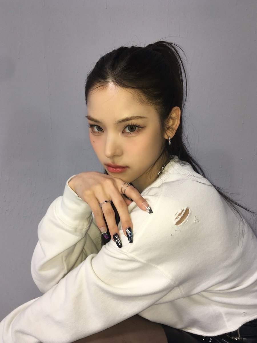 izna_offcl's tweet photo. [izME📮]

😈🖤

#izna #이즈나
#MAI #마이 https://t.co/rDeQFiDFph
