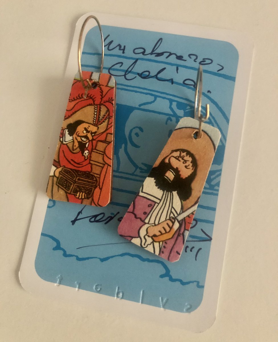 CleliaAF's tweet photo. Con esta chulada de pendientes saldré victoriosa en cualquier aventura. Mil gracias, querido @Fer_Pesquera 🙏🏻. Tienes una sensibilidad única. Desde ya, son mis pendientes de guerra. Gracias ❤️.

¡Preparados para virar! ¡Cacen las velas! ¡Cañoneros a sus puertos! ¡Fuego!

#Tintín https://t.co/no2wpyaGN3