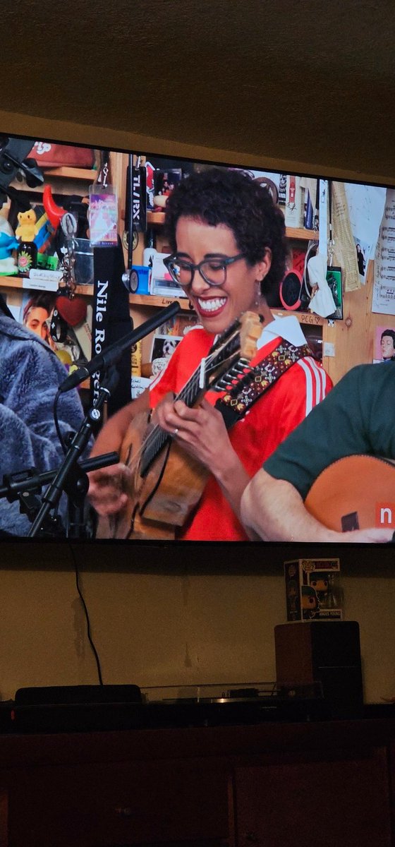 diegolops's tweet photo. Y se dieron cuenta del talento y sonrisa de Fabiola Méndez en el Tiny Desk de @sanbenito https://t.co/e79rCLXtsw