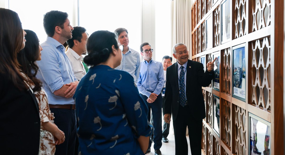 acledabankplc's tweet photo. On April 9, 2025, the management team from the International Finance Corporation (IFC) visited ACLEDA Bank and participated in a meeting to discuss and share the successful of ACLEDA experiences and Leadership Program by Dr. In Channy.

#ACLEDA #ACLEDABank #IFC https://t.co/vubBayVvQo