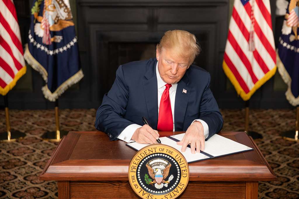 riktpunkt's tweet photo. Den 2 april 2025 deklarerade USA:s president Donald Trump en ny våg av aggressiv protektionism. Vad handlar det om?
#Hoover #imperialism #Iran #Kina #Kommunisterna #omfördelningskrig #SKP #Trump #tullchock #Ukraina
https://t.co/yIiU0zq99q https://t.co/E37qOKdT6E
