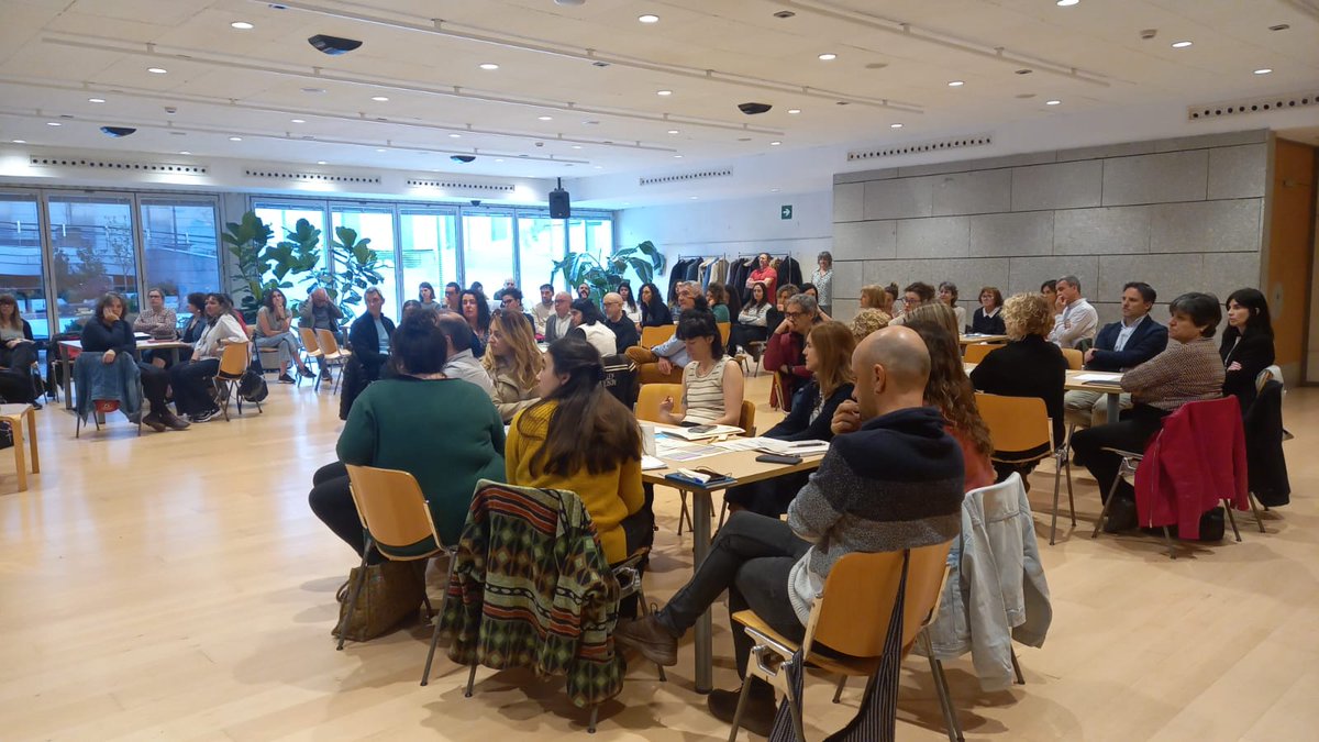 Sonia Díaz de Corcuerak hasiera eman dio ‘Vitoria-Gasteiz Hiri Hezitzailea’ proiektuan parte hartzen duten udal zerbitzuen eta erakundeen bigarren jardunaldiari v-g.eus/4iYR7Tz #Gasteiz 

Sonia Díaz de Corcuera abre la segunda jornada de Servicios municipales y Entidades