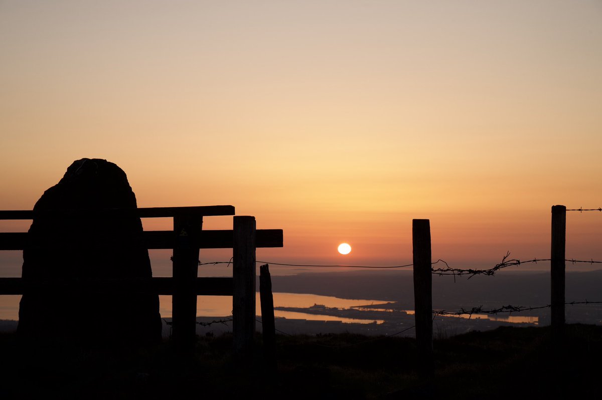 Sunrise over Belfast this morning!
<a href="/WeatherCee/">Cecilia Daly</a> <a href="/barrabest/">Barra Best</a> <a href="/Louise_utv/">Louise Small</a> <a href="/WeatherAisling/">Aisling Creevey</a> <a href="/organicbotanic/">Sue McBean - @organicbotanic.bsky.social</a> <a href="/ThePhotoHour/">#ThePhotoHour</a> <a href="/StormHour/">#StormHour</a> <a href="/love_belfast/">Love Belfast ❤️</a> <a href="/NationalTrustNI/">National Trust NI</a>