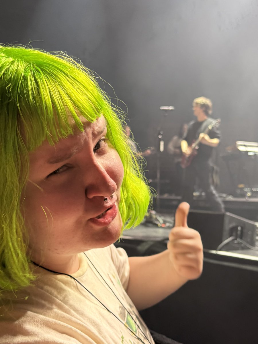 fartpog's tweet photo. its ok guys i have this picture of us ( 
GET A LOAD OF THIS GUY!) https://t.co/y6ZxkpfpS7