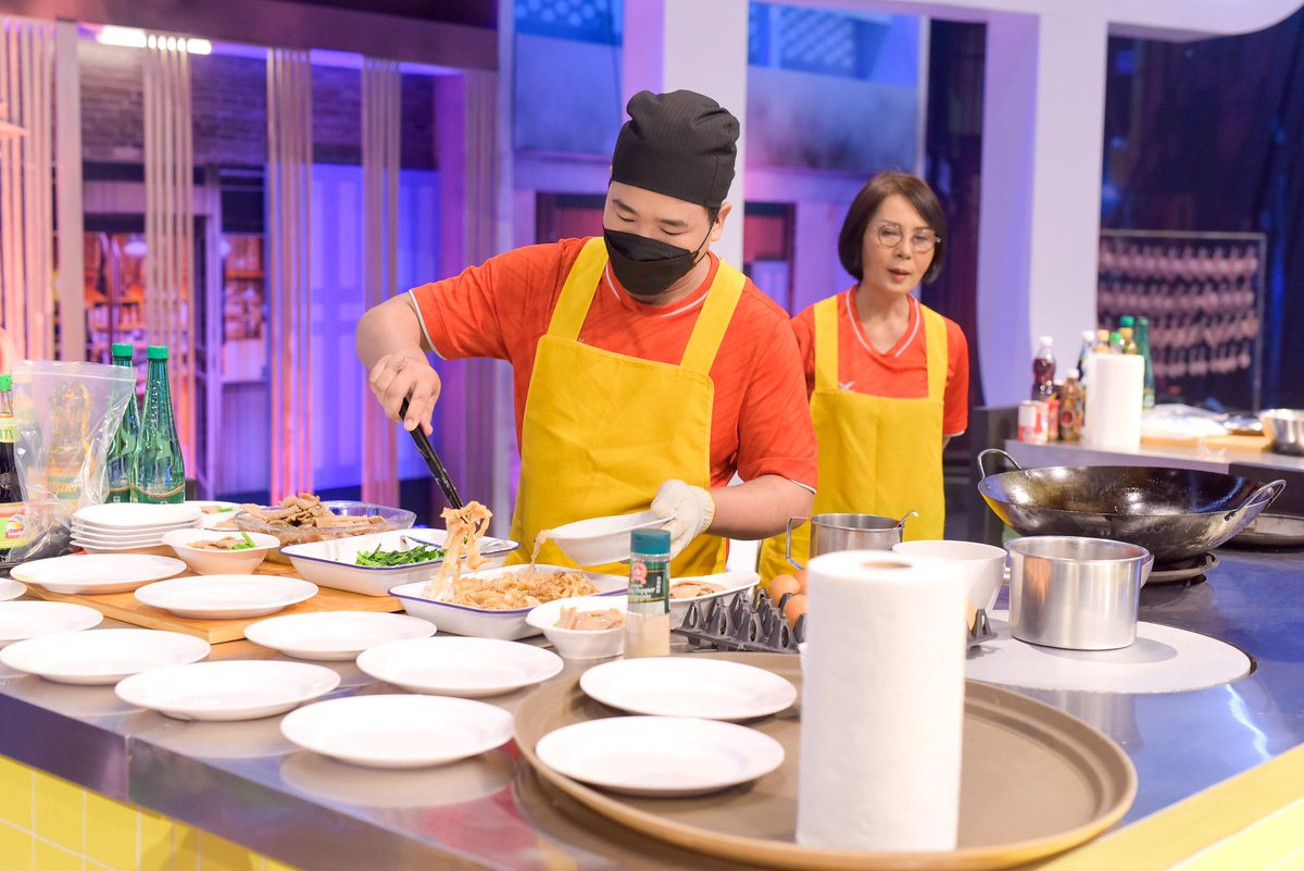Ch7HD's tweet photo. ผัดซีอิ๊ว ! ประชันเมนูเด็ดจาก 4 ร้านดัง ช้อนทองคำที่สองจะเป็นของใคร ติดตามได้ใน #TheSpoon #ช้อนทองคำ 2025 Presented By น้ำแร่ธรรมชาติตราช้าง ศุกร์ที่ 11 เม.ย.นี้ เวลา 18.00 น. ทางช่อง 7HD https://t.co/GvCHChdAP1