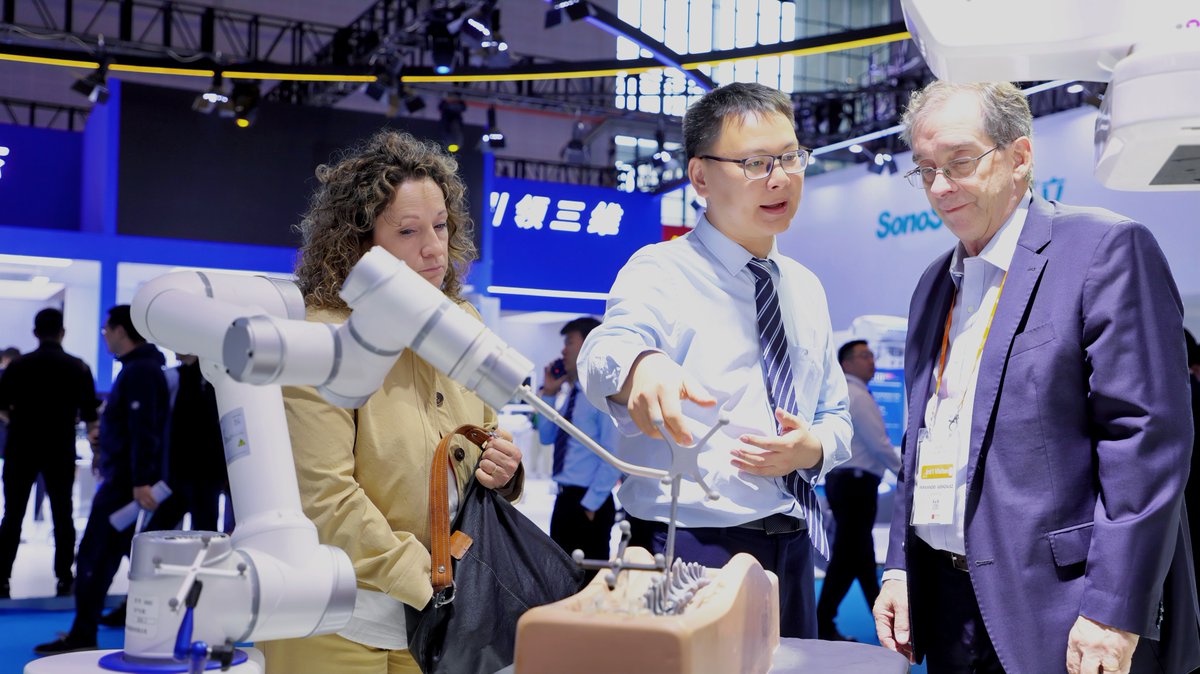 PerloveMedical's tweet photo. 🚀 Day 2 at #CMEF2025!
We're showcasing our latest in #MedicalImaging and #SurgicalTech at Booth 3Z20 in Shanghai! Come check out:
✅ C-arm Systems
✅ DR &amp; DRF
✅ Surgical Navigation Tech
Let's innovate together! 👏 #PerloveMedical #CMEF2025 #HealthTech #Innovation https://t.co/mUK4xga8oB