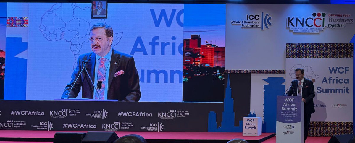 RHisarciklioglu's tweet photo. Gümrük vergileri ve kotalarla duvarlar örülen bir dünya istemiyoruz.

Başkanı olduğum Dünya Odalar Federasyonu Afrika Zirvesi için Nairobi’deyiz. 

Kenya Cumhurbaşkanı Sayın William Ruto ve Bakanların katılımıyla gerçekleştirilen zirvede artan korumacılık eğilimlerinin iş dünyasına etkilerini ve yol haritamızı değerlendirdik.

Son dönemde ABD’nin gümrük tarifelerini artırma kararı, Çin’in buna aynı şekilde karşılık vermesi yeni bir ticaret savaşını tetikledi. Şimdi birçok ülke yeni tarifelere hazırlanıyor. Bu gelişmeler, küresel ticarette belirsizlikleri artırıyor; yatırımları ve büyümeyi yavaşlatıyor. Dünya ekonomisini zorlu bir dönem bekliyor.

Gümrük vergileri ve kotalarla duvarlar örülen bir dünya istemiyoruz. Tarih bize bunun ne kadar tehlikeli olduğunu gösterdi. Büyük Buhran döneminde ülkeler pazarlarını kapattığında küresel kriz daha da derinleşmişti. Aynı hataları yeniden yapmamalıyız.

İş dünyası olarak bizler her zaman adil, özgür ve kurallara dayalı bir ticaret düzeninden yana olduk; olmaya da devam edeceğiz. Çünkü ticaretin olduğu yerde zenginlik, istihdam ve refah vardır. Küresel refahın, adil ve öngörülebilir kurallara bağlı olduğuna inanıyoruz. Bu nedenle, serbest ticaretin savunucusu olmayı sürdüreceğiz.

Ticaret ve Sanayi Odaları 100 yılı aşkın süredir serbest ticaretin en büyük destekçileridir. Dünya Odalar Federasyonu (WCF), bugün 170’ten fazla ülkede 45 milyon işletmeyi temsil ediyor. Bu, oldukça güçlü bir sestir. Bu sesi hep birlikte yükselterek, hükümetlerin çatışma yerine iş birliğini tercih etmesini hedefliyoruz.

Hükümetler duvarlar örse de, biz iş dünyası olarak köprüler kuracağız. Siyasetin zayıflatmaya çalıştığı bağları güçlendirmeye devam edeceğiz. Dünya Odalar Federasyonu olarak, "Barışın Tüccarları" misyonuna sahip çıkıyoruz.