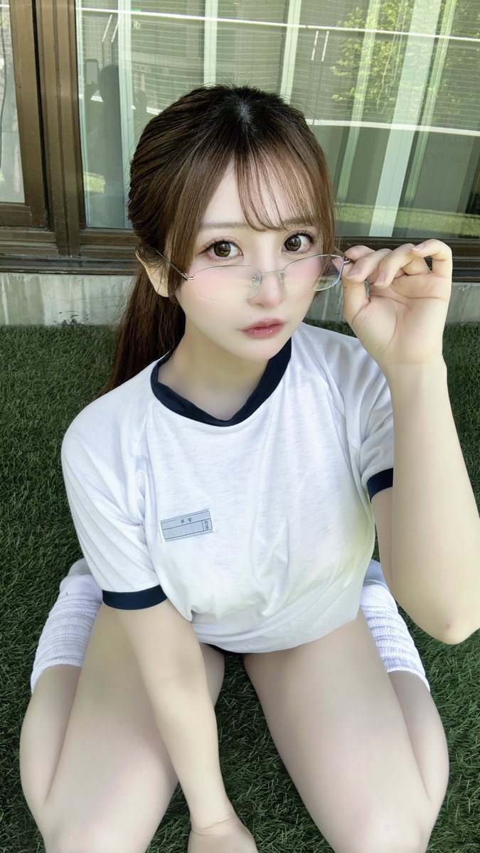 #春の宿チェキ 撮ってきたよ～！✍🏻📄

衣装こんな感じです～！！✨️
合計5着、今回の宿チェキはお子様注意かもしれないです(,,. .,, )💭🏫

れいさんと青春を味わえるチェキを是非手に入れてください♡

販売のほう明日までですっ！！

https://t.co/IQfMGMoimg https://t.co/SSorkukL9N