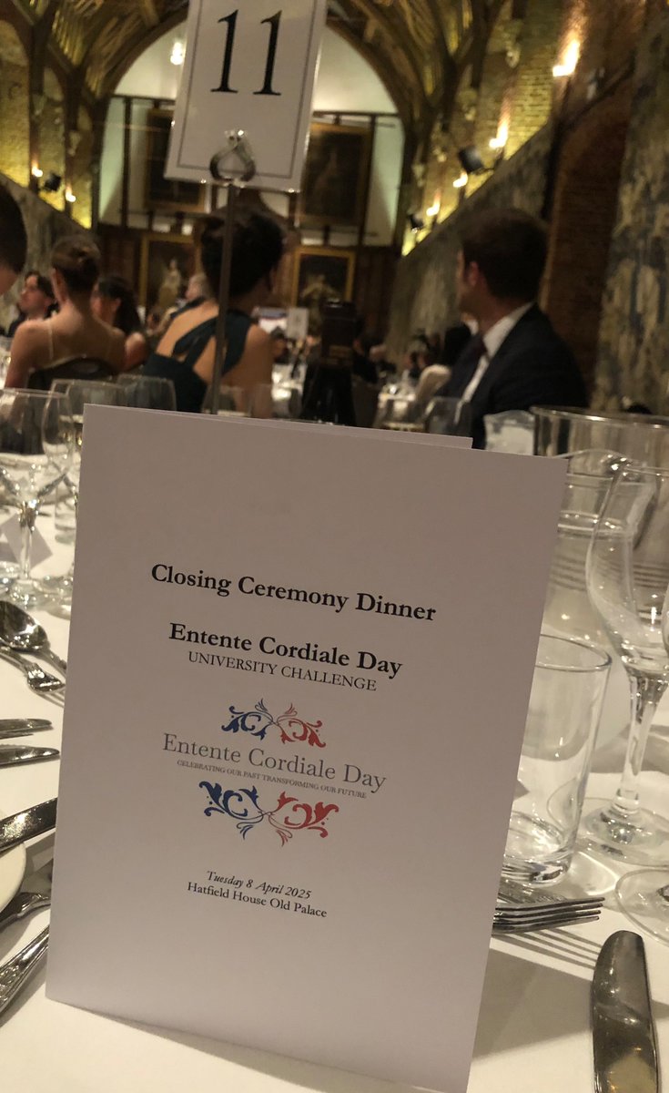 SClarkeWriter's tweet photo. Entente Cordiale Day prizegiving at Hatfield House.
Winners of the Edward VII Prize received copies of my book Dirty Bertie an English King Made in France, as well as much more prestigious prizes.
#ententecordiale #france #uk #anglofrench #hatfieldhouse https://t.co/FKe7GM7UIh