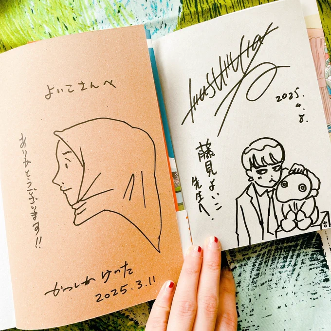 お二方にいただいたサインもちゃっかり自慢✌️😁✌️ 