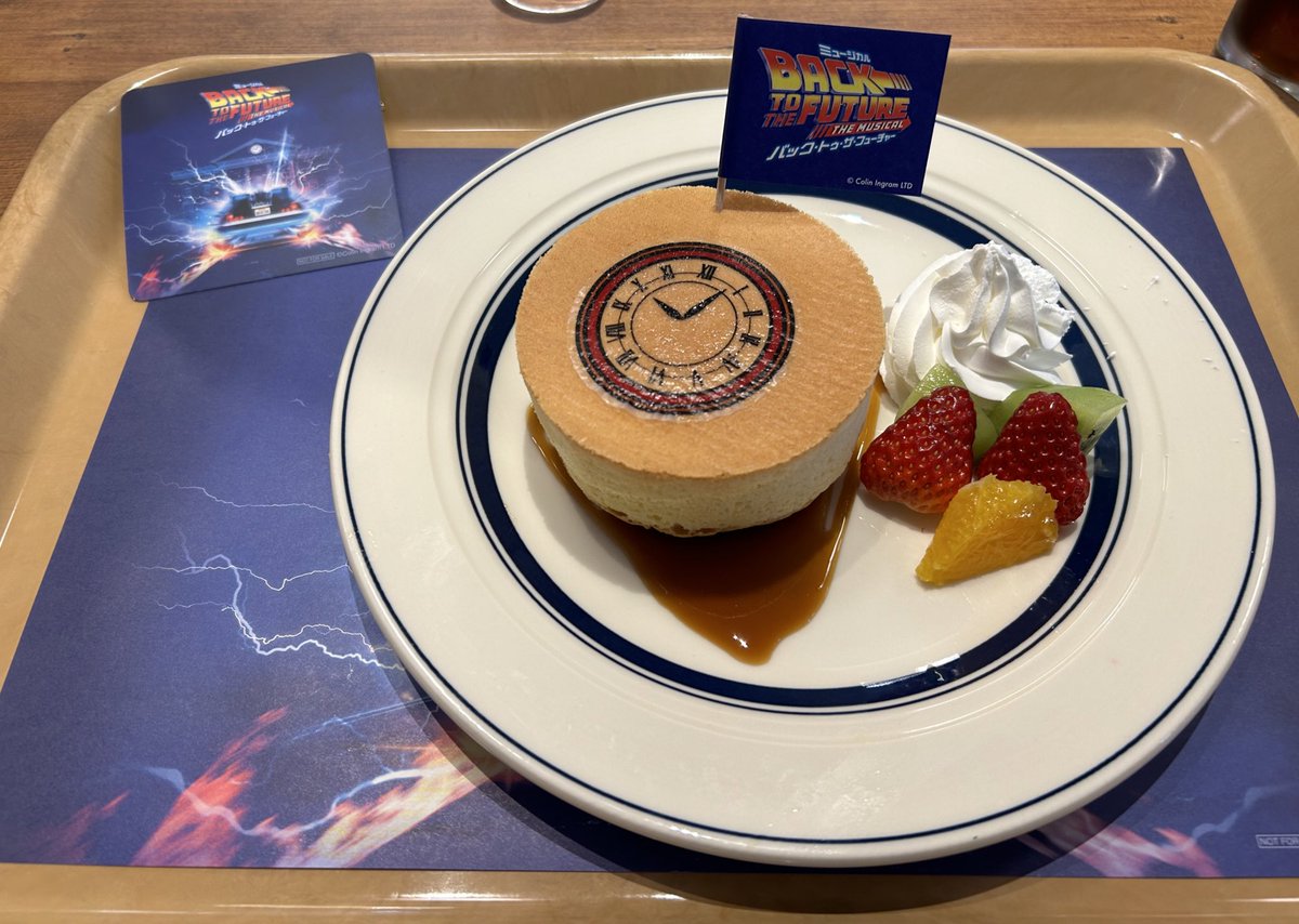tu_bttf's tweet photo. 自分の中で作品を黙って振り返りながら黙々と食べる https://t.co/p5XLVkTJme