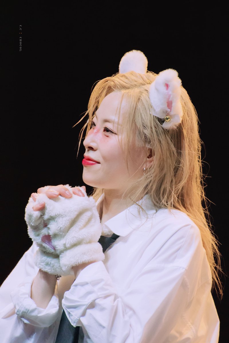 250405 Wolf’Lo 2025 Concert ’NANG-PUNG-PA-RANG’
#초콜 #Chocol

바깥은 혼자 돌아다니기엔 위험하단다!
깜냥 흰냥 둘 중 하나를 데려가렴!