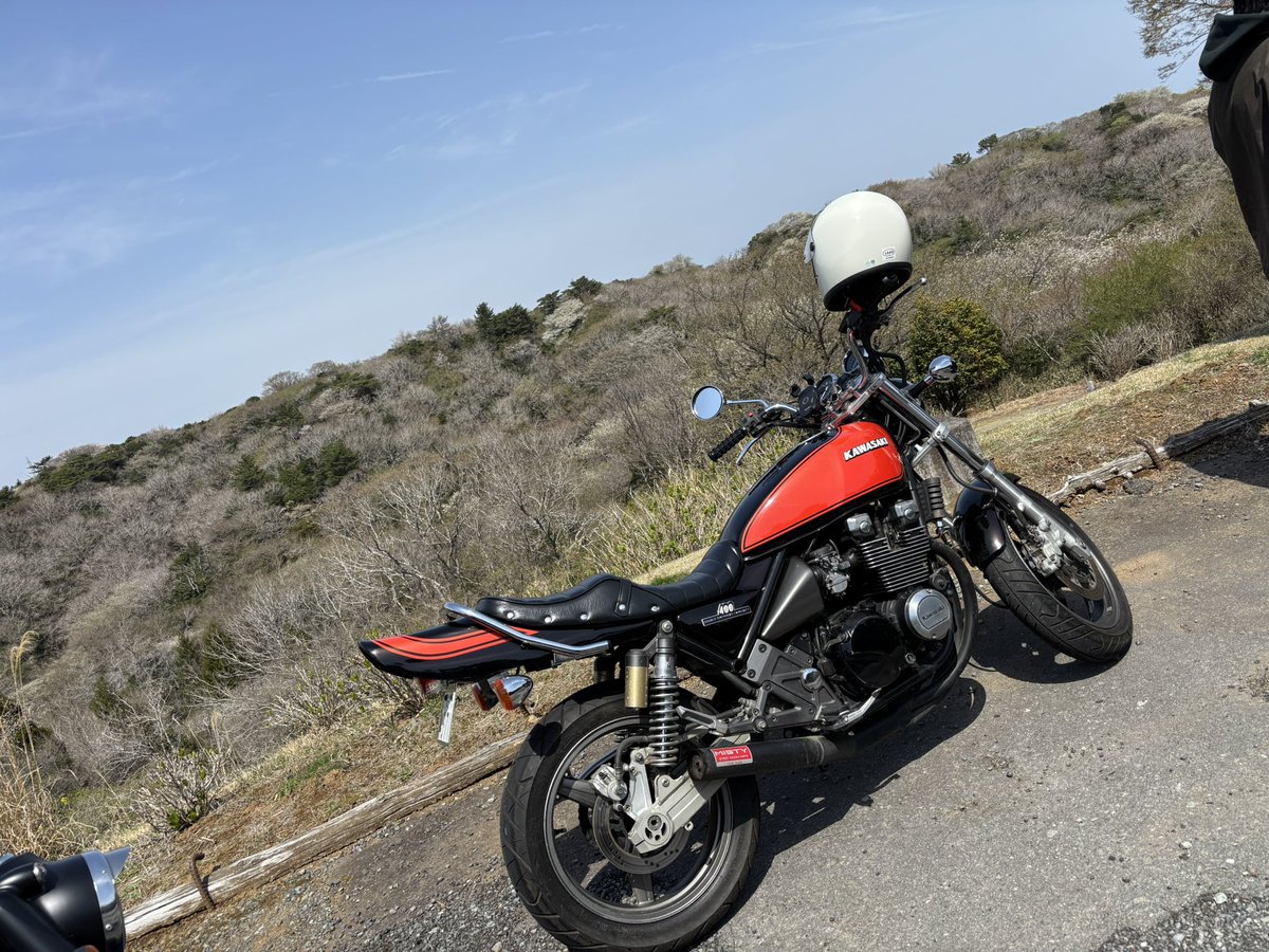 decopon130's tweet photo. 伊豆まで泊まりでツーリング行って来たぜ？
このkawasakiでな？
ゼファーで西湘バイパスと天下のコクドー（134号）走るってちっぽけな夢叶っちまったぜ？
マジによ https://t.co/MFR2n0UE4X