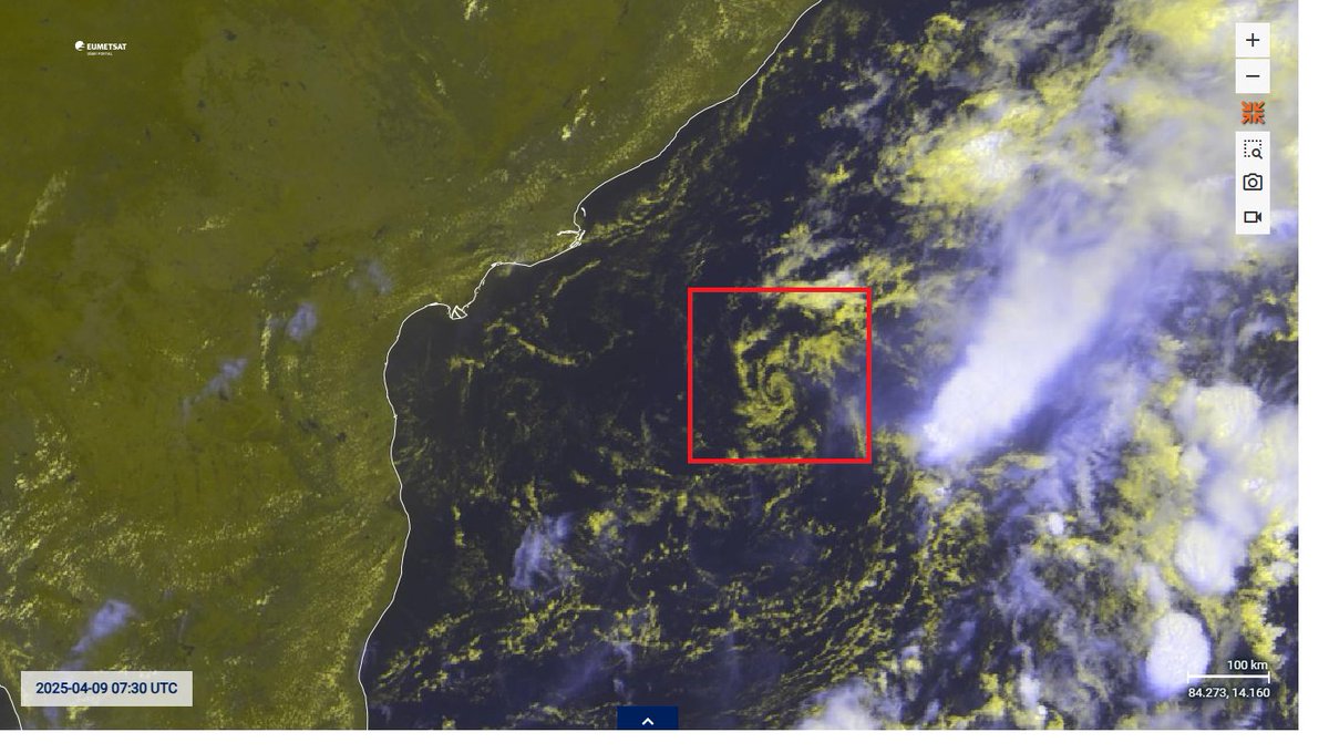 Selwyyyyn's tweet photo. #92B spinning as an empty shell with no significant developments around ..Due to high shear ,majority of the convective clouds got pushed East-NE..
sat image dc @eumetsat
#Bayofbengal #Indianocean #April #ERwave https://t.co/e2Ubdak6D5