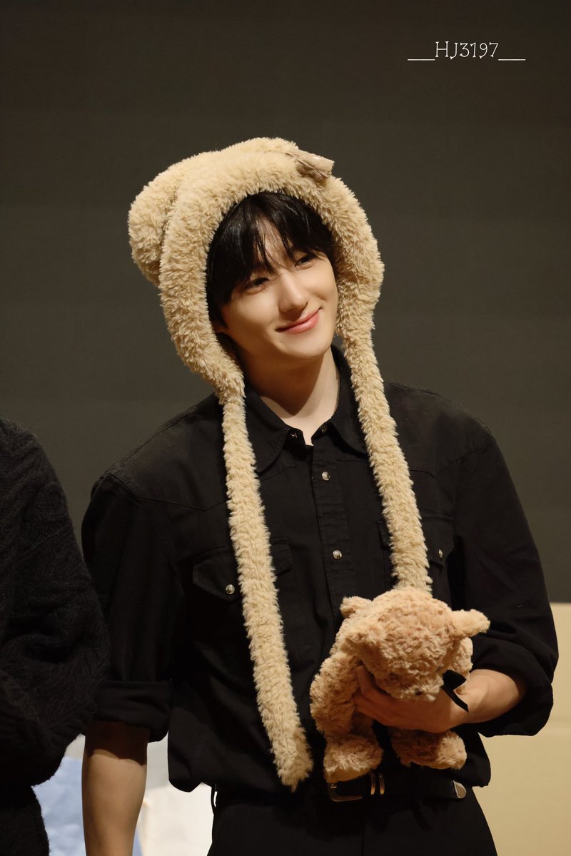 __HJ3197__'s tweet photo. 250406 JumpUP 점프업

#THEBOYZ #더보이즈 #HYUNJAE #현재 https://t.co/zGLkWqiiOG