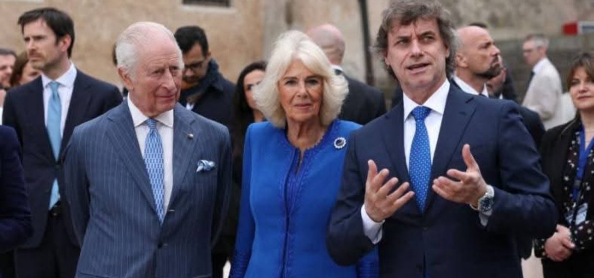 profetico101's tweet photo. La visita inglese è un'onta e dimostra il grado di sottomissione di politica,intellettuali,media e di un popolo anestetizzato.

Ora che gli Usa rimescolano le carte arrivano i Gb a farsi più largo davanti a gente ebetamente euforica dettando regolucce da far disperare un santo. https://t.co/7zzzFtbZpt