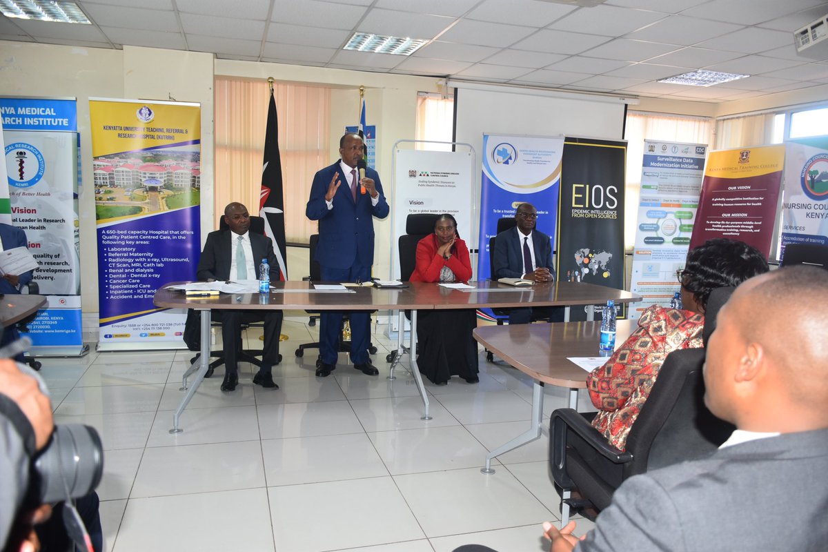 The Health Cabinet Secretary, Hon. Aden Duale, EGH officiated the 21st cycle of the 2024/2025 performance contract (PC) signing.
CS Duale highlighted the PC's importance in public management and its direct link to national priorities, especially in this critical phase of… (1/4)