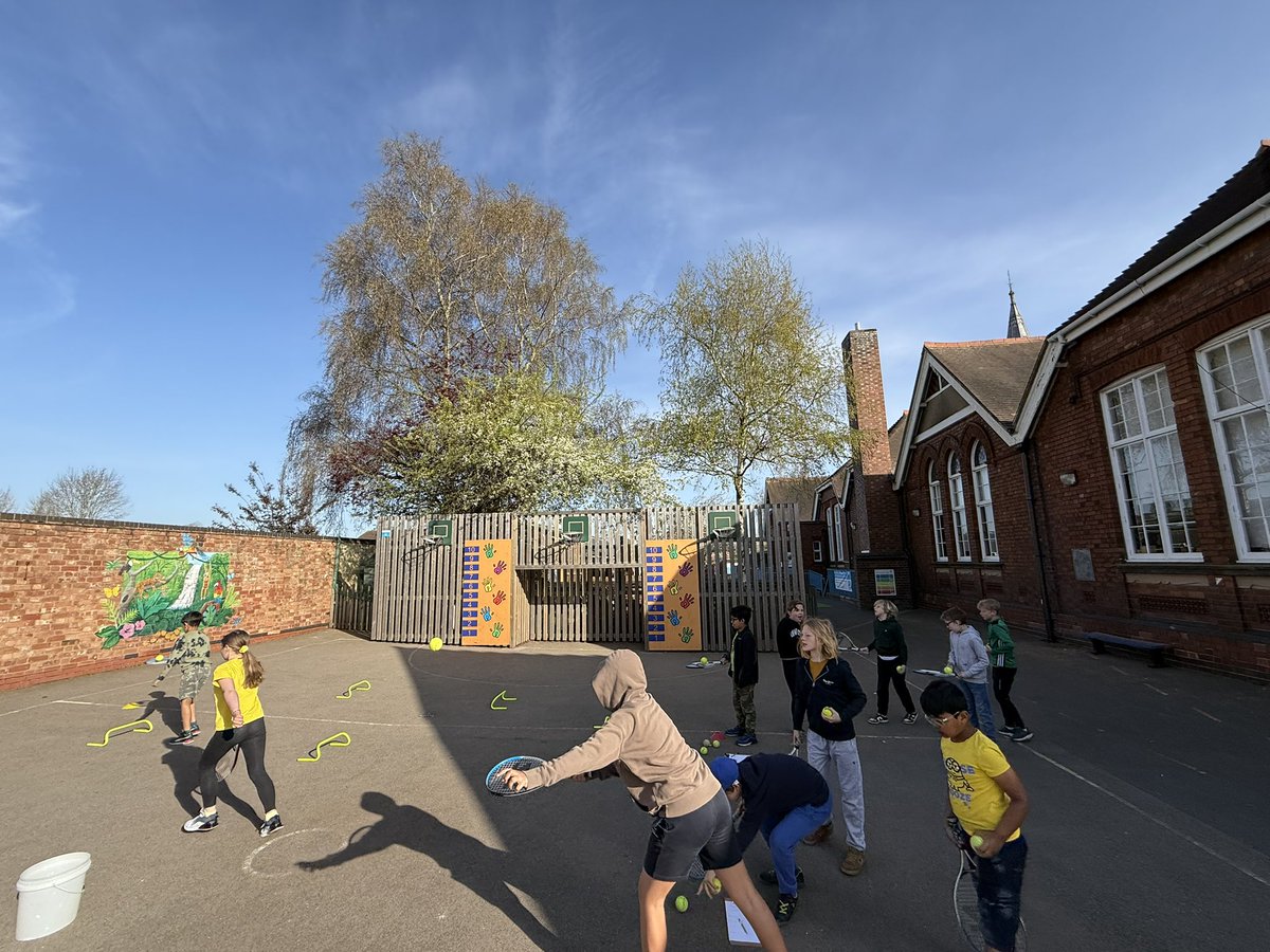 ClaphamTerrace1's tweet photo. House Event in the βοΈ
Year 5 take to the court to compete in their Tennis competition! #HouseEvent #Tennis #Sports https://t.co/eWTGIiykVA