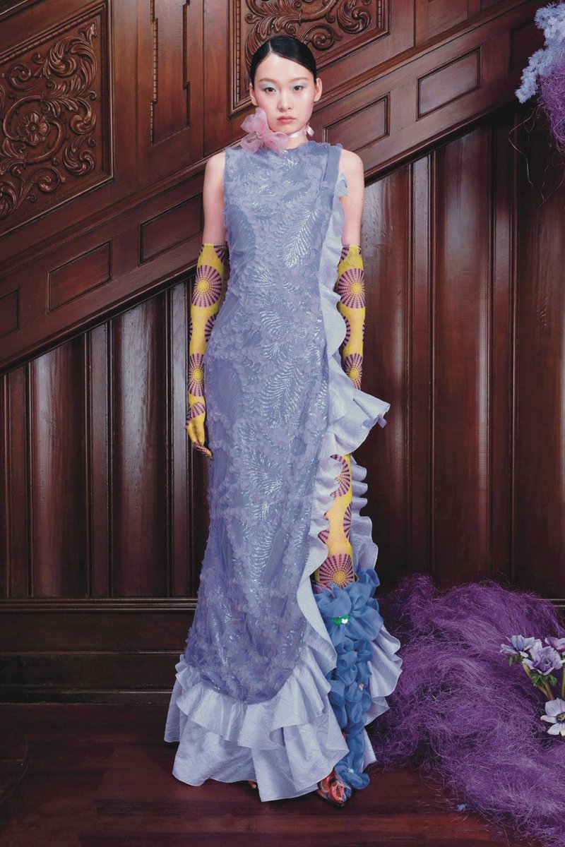 kendam_com's tweet photo. Shuting Qiu Fall Winter 2025-2026 collection lookbook https://t.co/43FIU4a5Kf
#ShutingQiu #FW25 #AW25 #Lookbooks #Shanghai #Fashion #Kendam https://t.co/J2Vt2NFBN7