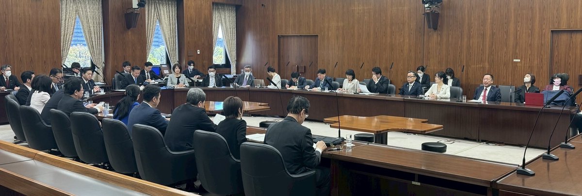 国民生活・経済及び地方に関する調査会で自由討論を行いました。
公共インフラである鉄道はJR各社に丸投げするのではなく、赤字路線は上下分離を行うことや、国と地方で補助金を出すなど国や地方自治体が財政支援措置を検討すべきではないかと発言。