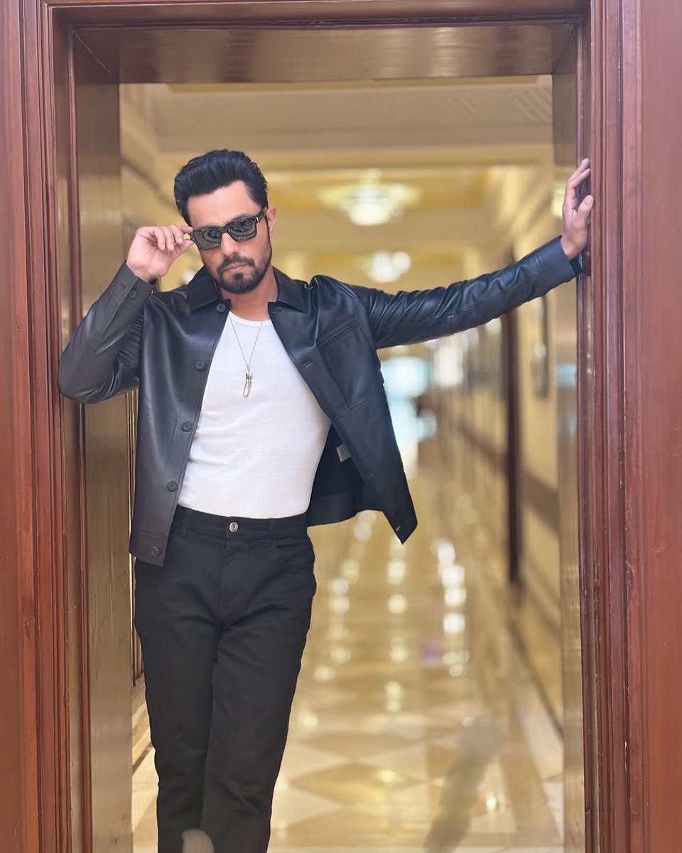 RandeepHooda's tweet photo. वो जाट ही क्या,
जिसकी जिदंगी मे ठाठ नही। 
और डूब के मरज्या वा छोरी,
जिसकी जिदंगी में जाट नही 😛 https://t.co/2EsZ3FQp4r