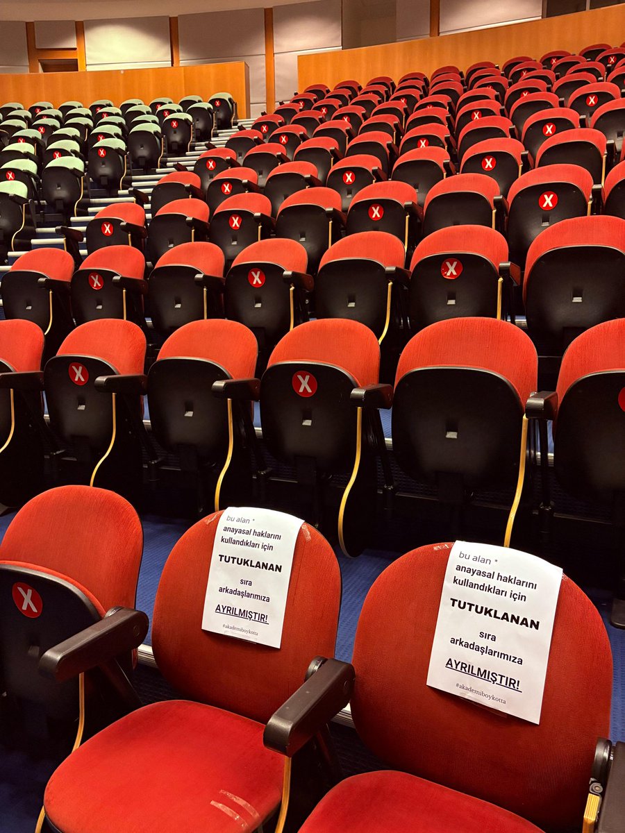Arkadaşlarımız sıralarına dönene kadar, her yerde seslerini duyuracağız! #akademiboykotta