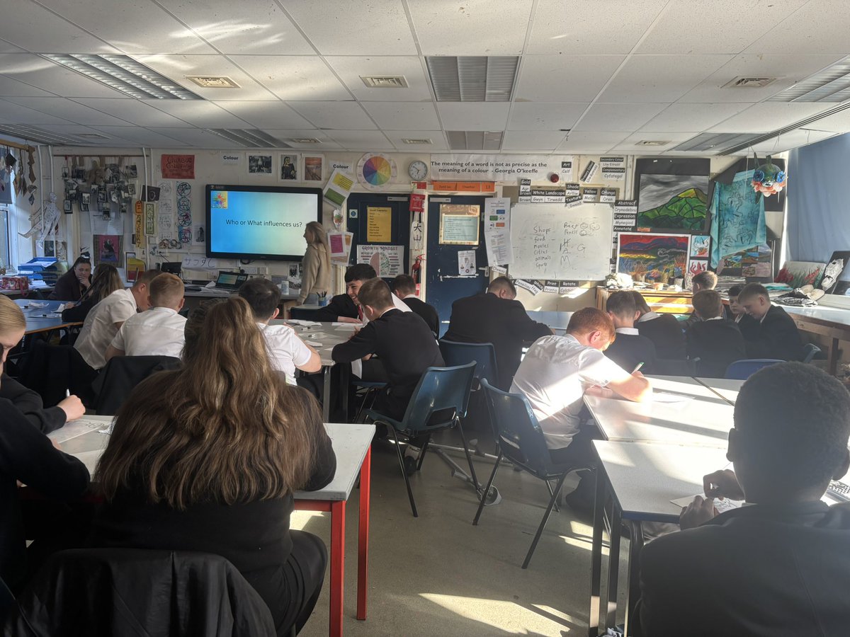 missridout_pe's tweet photo. Anti - Discrimination workshop this morning for yr8, learning new information and skills to help pass on to their peers @Brynmawr_school https://t.co/4zztpUfvAR