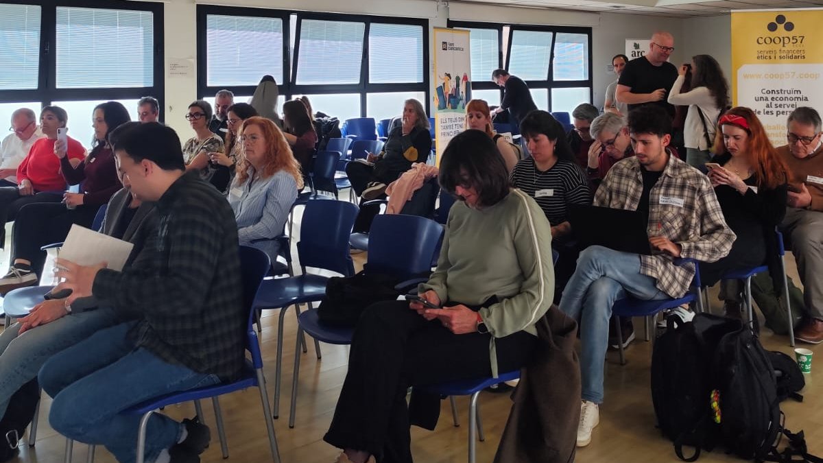 Federació de Cooperatives de Treball de Catalunya (@coopstreball) on Twitter photo Comença la #RondaDeFinançament! 🎉
➡️Una jornada en què les cooperatives i entitats que defenseu els drets socials i treballeu a favor de col·lectius en risc d’exclusió social explorareu les oportunitats que us donen les finances ètiques👍
<a href="/Taula3sector/">Taula Tercer Sector</a> <a href="/SocialCoopCat/">SocialCoop</a> Comença la #RondaDeFinançament! 🎉
➡️Una jornada en què les cooperatives i entitats que defenseu els drets socials i treballeu a favor de col·lectius en risc d’exclusió social explorareu les oportunitats que us donen les finances ètiques👍
<a href="/Taula3sector/">Taula Tercer Sector</a> <a href="/SocialCoopCat/">SocialCoop</a>