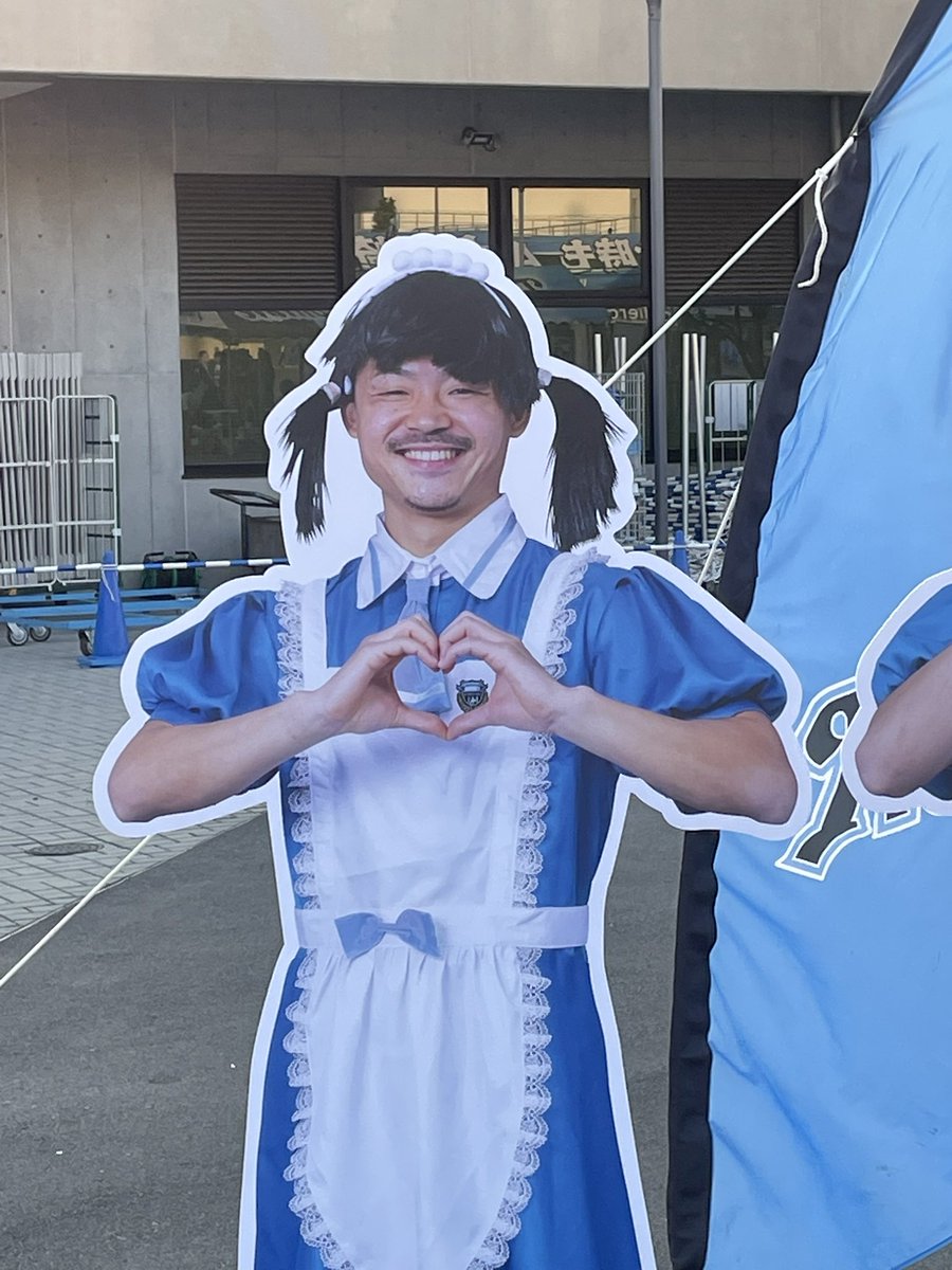 neco41yaku's tweet photo. 三浦ベンチ外←わかる
丸山ベンチ外←わかる
エリソンベンチ外←わかる
家長ベンチ外←わかる
山口ベンチ外←わかる
佐々木ベンチ←わかる
脇坂ベンチ←わかる
マルシーニョベンチ←わかる

河原スタメン←？？？？？？？？？？？？？？？？？？！！��！！？？？？？？
この選手の身体どうなってんの？ https://t.co/pCqPRwHOzI