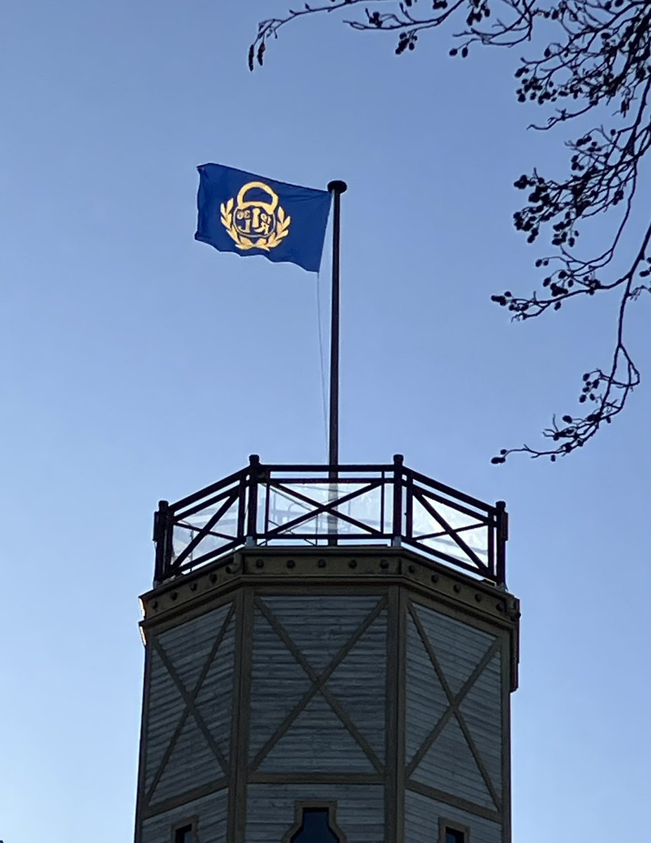 Raumalla merihistoriakin elää ajassa. #Kiikartorn ja <a href="/TeamRaumanLukko/">Rauman Lukko</a> navakassa myötätuulessa👍