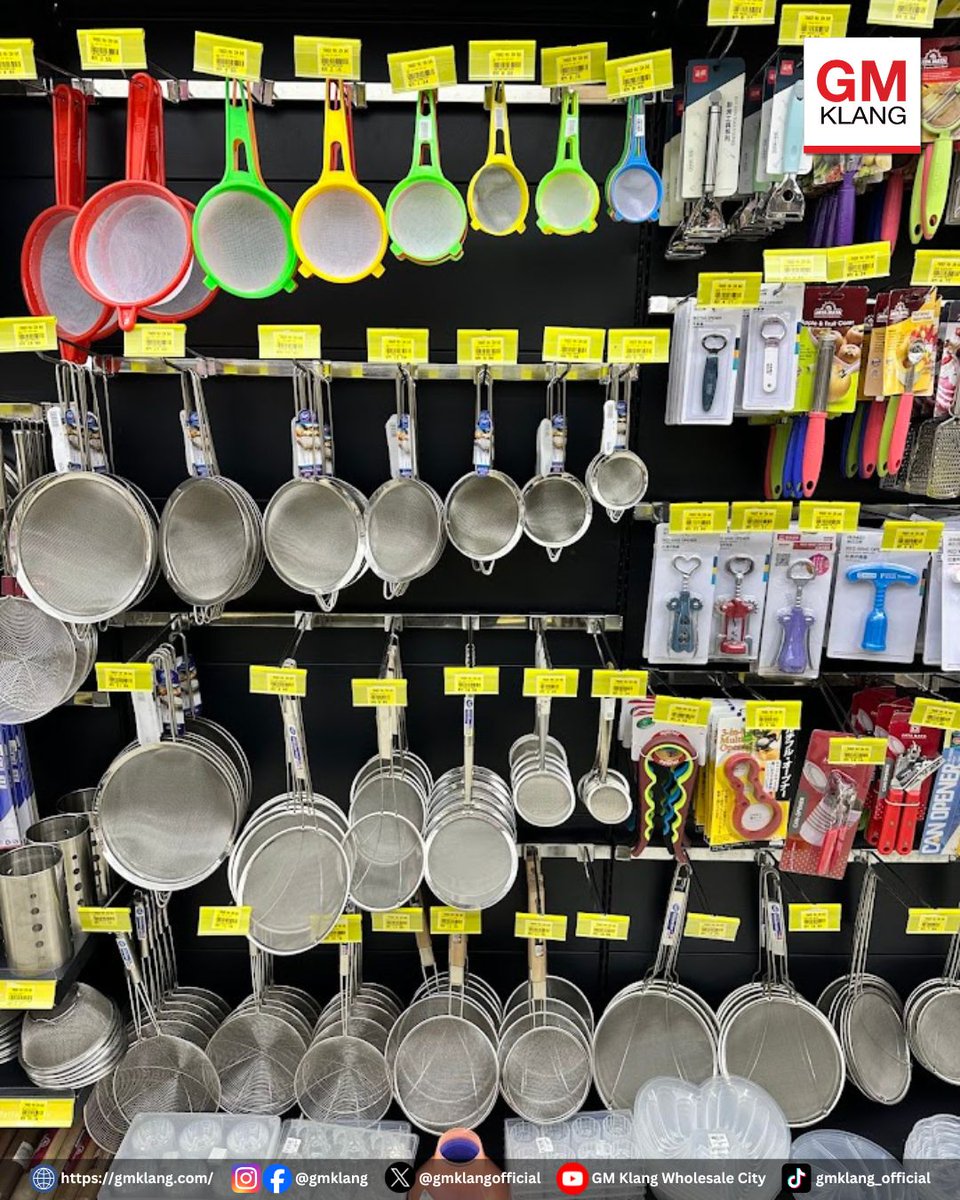 gmklangofficial's tweet image. Tak kisah pandai masak ke tak, yang penting ada peralatan dapur yang betul!🍳👨🏽‍🍳
Lagi senang, lagi best nak masak. Jom lengkapkan dapur anda hari ni! ✨😋
📌 Trader Max's
📍 B-1-128
#GMKlang #TraderMaxs #KitchenUtensils #Kitchenware #kitchentools #alatdapur #dapur