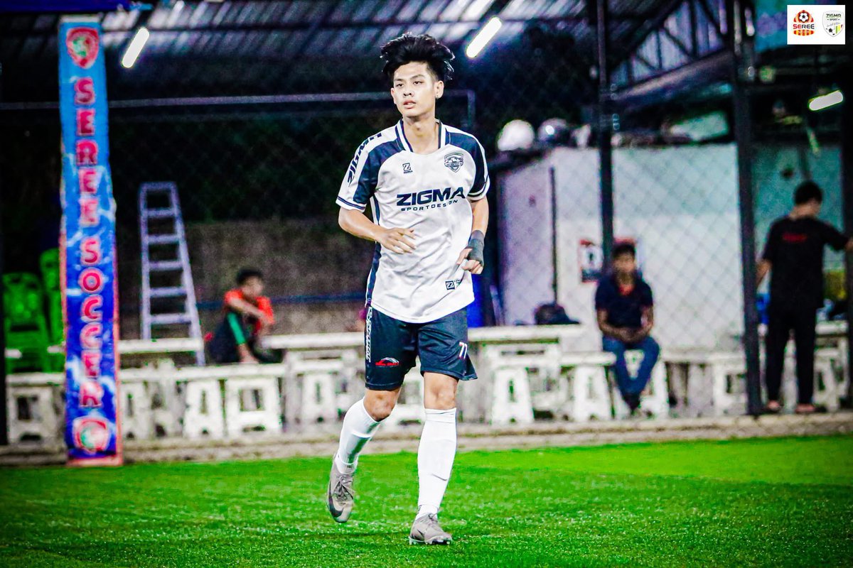 SiarwitSkk's tweet photo. พยายามต่ออดทนสู้เดินหน้าต่อไป🫶🏽🤲🏽⚽️ https://t.co/haChlZExhs