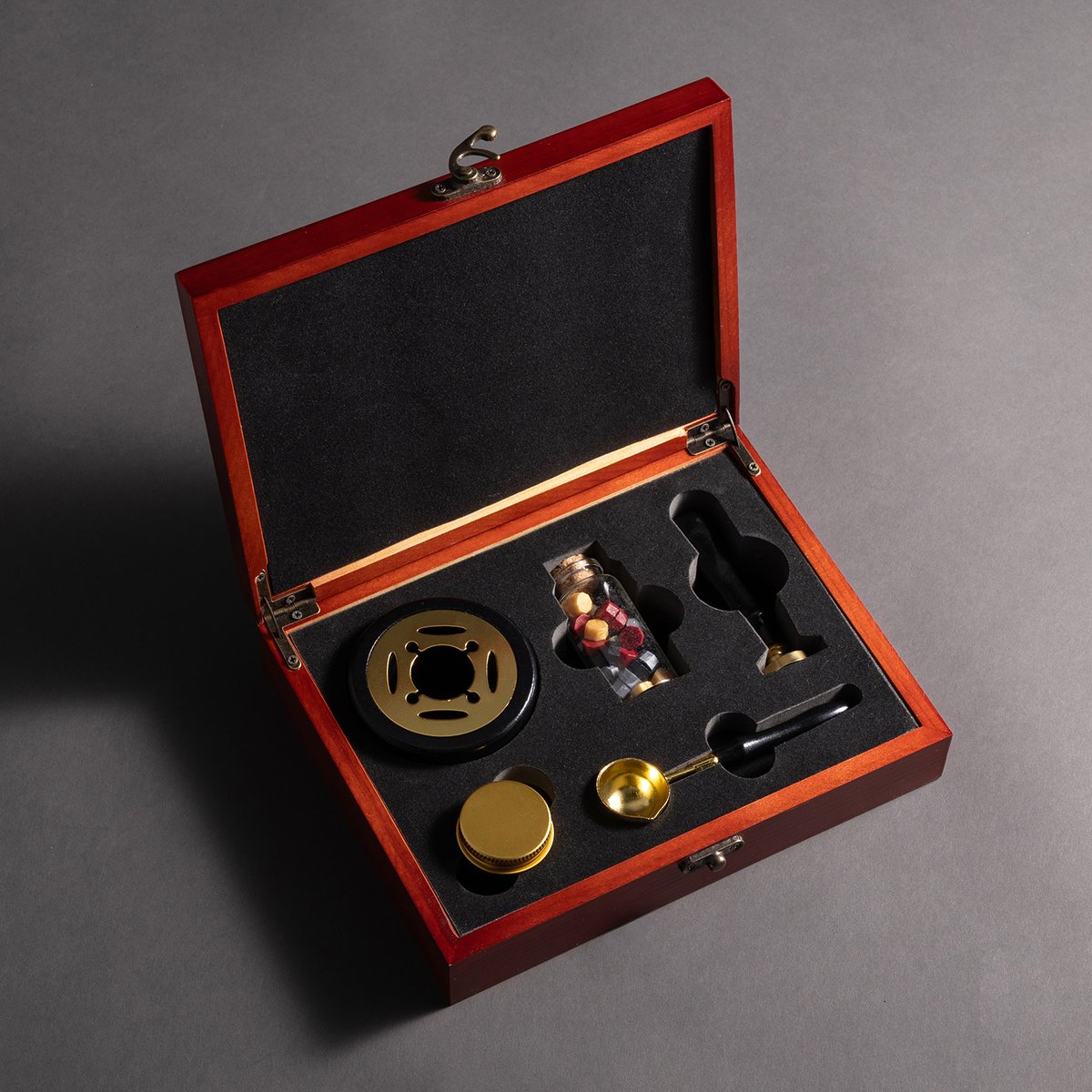 SuperGroupiesUS's tweet image. 🎁 Bloodborne Giveaway 🎁

We’re picking 1 winner for our new #Bloodborne Hunter Caryll Rune Model Wax Seal Stamp Set!

📝 To enter: 
1. FOLLOW us @SuperGroupiesUS
2. REPOST this tweet
3. TAG a friend

US/CAN Only 🇺🇸🇨🇦