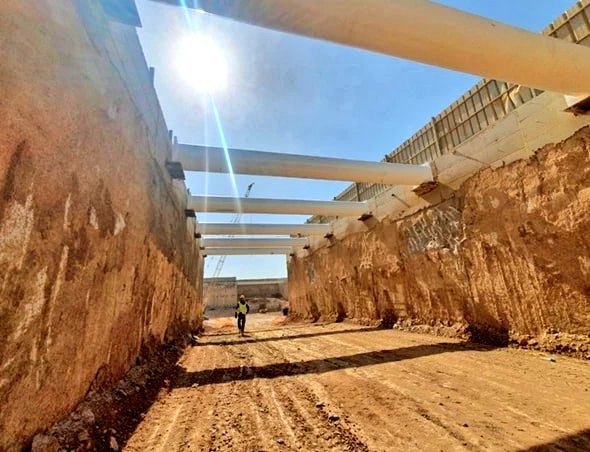SprinterPress's tweet photo. The Israeli Military Intelligence (Aman) is building a new complex in the Negev Desert as part of a plan to relocate military command headquarters to the south.
The complex will include fortified facilities, a massive underground facility containing a tunnel network, and new headquarters for several military intelligence branches.