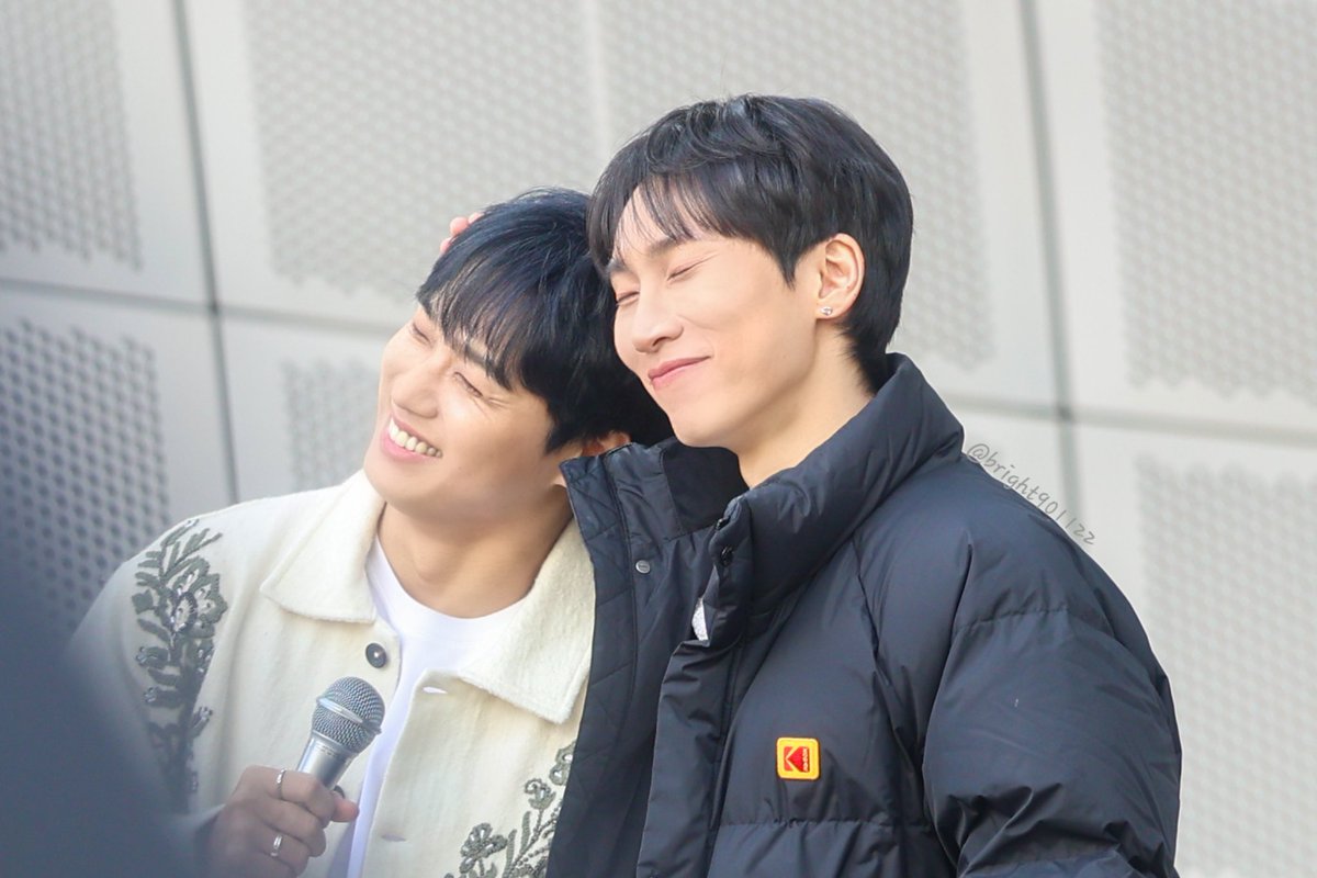 250308 음악중심 미니팬미팅 #은광 #현식

눈부실 만큼 빛나는 모든 날✨️

#비투비 #서은광 #임현식 #SEOEUNKWANG #IMHYUNSIK
#BTOB <a href="/BTOB_SEKwang/">서은광</a> <a href="/BTOB_IMHYUNSIK/">임현식</a>