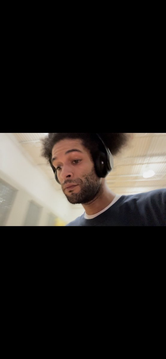 _iWard_'s tweet photo. #GymFlow #BeatsByDre 🏀💯🎼🎶 https://t.co/TUfp3ur1Vu