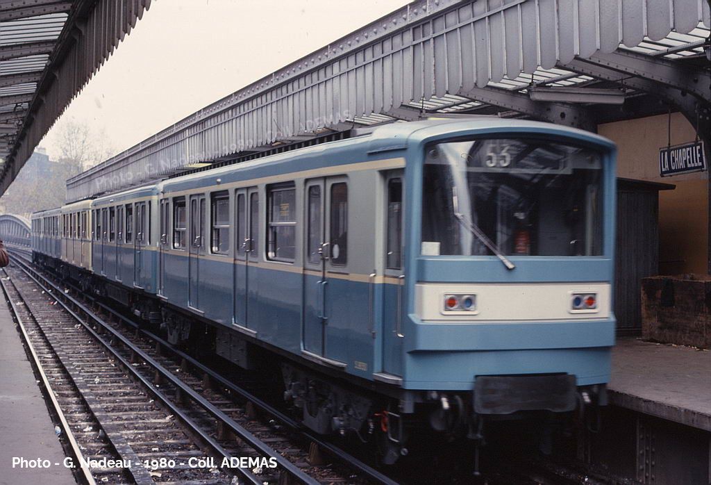 #ArchiveDuMercredi En 1980, la <a href="/ligne2_RATP/">Ligne 2</a> se modernise avec l'arrivée du #MF67 en "formation 3" (S - N - NA - N - S). Ces rames seront remplacées dès le début des années 1980 par celles de la <a href="/ligne8_RATP/">Ligne 8</a>, puis termineront leur carrière sur la <a href="/ligne12_RATP/">Ligne 12</a> dans les années 2010