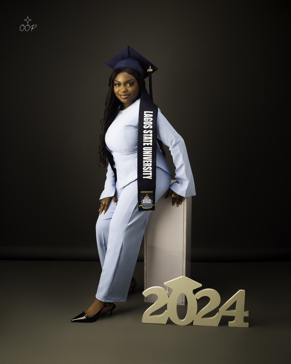 _zaiiny_'s tweet photo. Let me reintroduce myself:

I am Zainab Ayomide Olayinka
Bsc. Accounting First Class Honours, 4.84/5.0
Best Graduating Student, Department Of Accounting, Lagos State University.

#LASU28thConvocation #LASU https://t.co/IrPtcn01rK