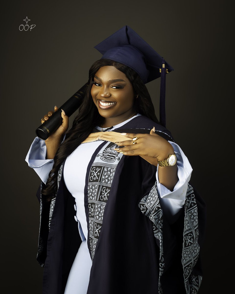 _zaiiny_'s tweet photo. Let me reintroduce myself:

I am Zainab Ayomide Olayinka
Bsc. Accounting First Class Honours, 4.84/5.0
Best Graduating Student, Department Of Accounting, Lagos State University.

#LASU28thConvocation #LASU https://t.co/IrPtcn01rK