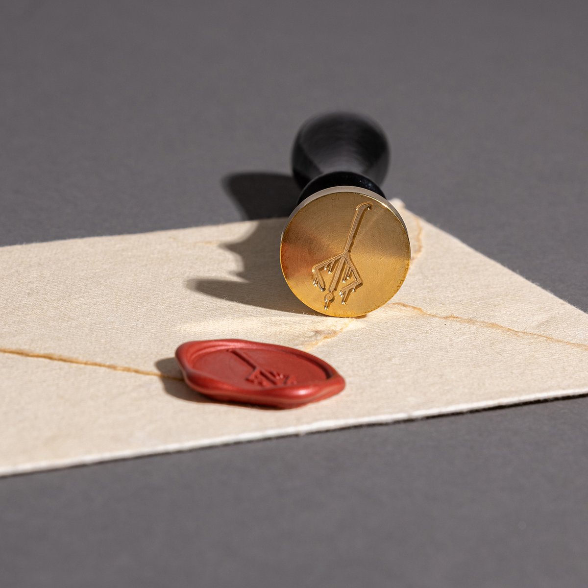 SuperGroupiesUS's tweet image. 🎁 Bloodborne Giveaway 🎁

We’re picking 1 winner for our new #Bloodborne Hunter Caryll Rune Model Wax Seal Stamp Set!

📝 To enter: 
1. FOLLOW us @SuperGroupiesUS
2. REPOST this tweet
3. TAG a friend

US/CAN Only 🇺🇸🇨🇦