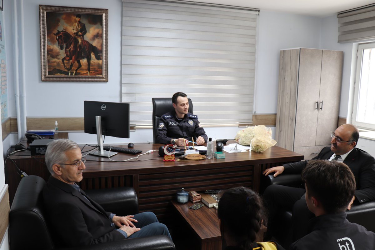 Polis Haftası ve Türk Polis Teşkilatı’nın 180.yıl dönümü kapsamında öğrencilerimizle Çarşı Polis Merkezi’ni ziyaret ettik 🇹🇷

<a href="/Osmangazi_MEM/">Osmangazi İlçe Milli Eğitim Müdürlüğü</a> 
<a href="/tcmeb/">Millî Eğitim Bakanlığı</a> 

#demirtaşpaşamtal
#mesleğimhayatım