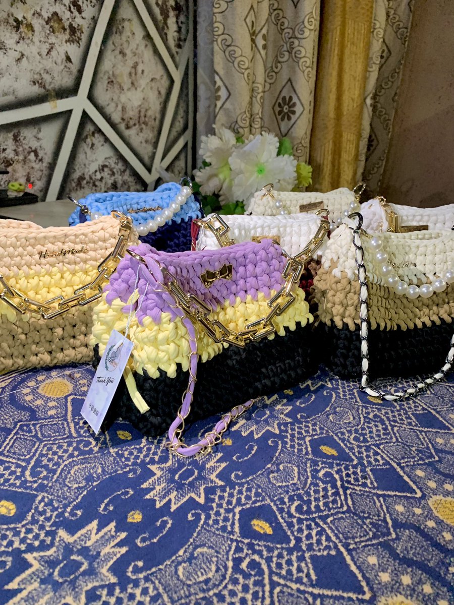Aryam__b's tweet photo. The positive side of being dragged on this app 😊 

Yes I made sales … sold 10 bags  within a week 💃🏾 Alhamdulillah 

10k price for one, discount for 3 bags and we also do bulk orders (wholesale)

Please retweet and patronize, we have different bags in different colors 

🧶🧶🧶 https://t.co/BMqLQ6AxeW