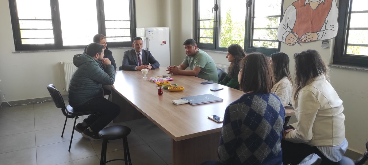 Yesildere27's tweet photo. Oğuzeli İlçe milli eğitim müdürümüz Mustafa BOZGEYIK'in okul ziyaretinden kareler 
@Oguzeli_mem 
@MustafaBozgyk27 https://t.co/ctpBUmes9u