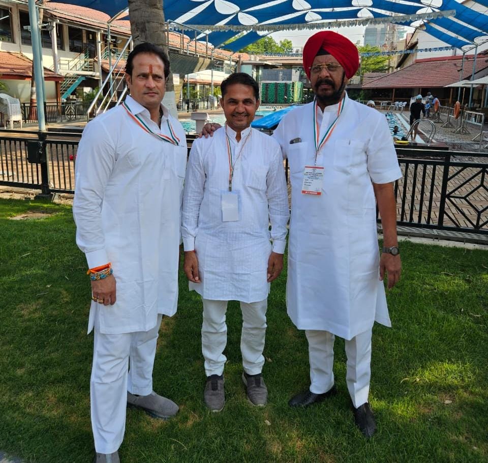 mangilalinc's tweet photo. અખિલ ભારતીય કોંગ્રેસ સમિતિનું ઐતિહાસિક અધિવેશન, ન્યાયપથ!
અમદાવાદમાં સાબરમતી નદીના તટે પવનમાં લહેરાતો ત્રિરંગો અને તેની નીચે બેઠેલા દરેકના હૃદયમાં ન્યાય, બંધારણનું રક્ષણ, પ્રગતિ અને દરેક ભારતીયની ભાગીદારીનો વિચાર..!!

#NyayPath #AICCSession2025 https://t.co/27ozVvZOmp